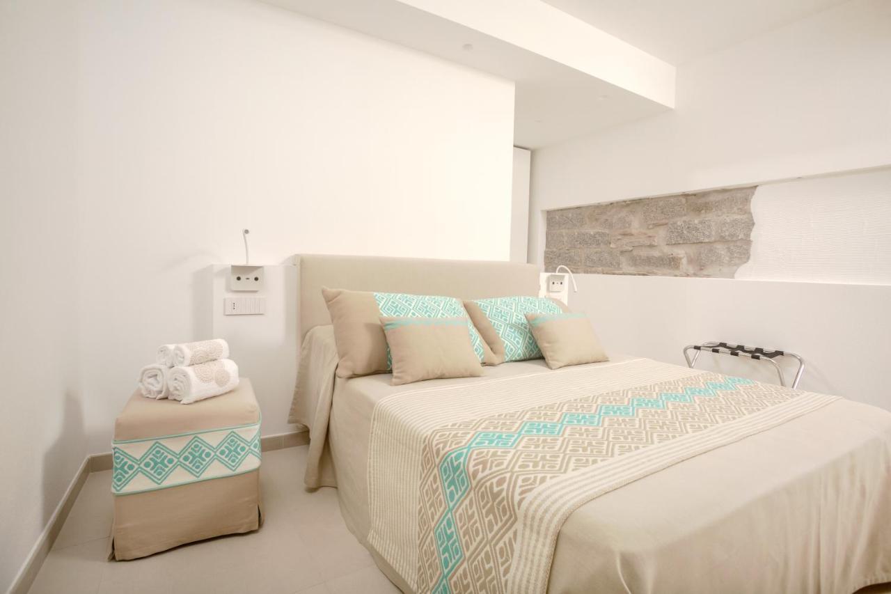 Assaje' Luxury Rooms サンタ・テレーザ・ガッルーラ エクステリア 写真