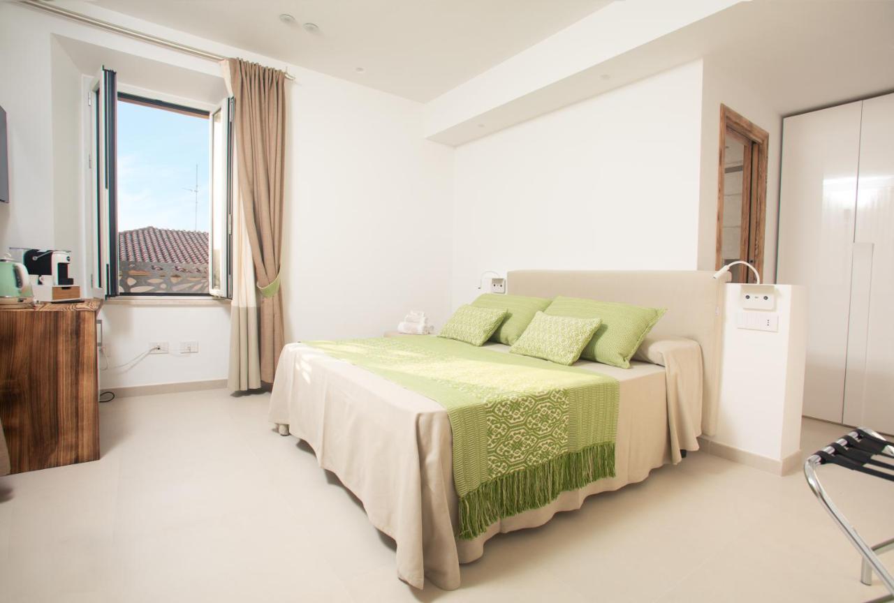 Assaje' Luxury Rooms サンタ・テレーザ・ガッルーラ エクステリア 写真