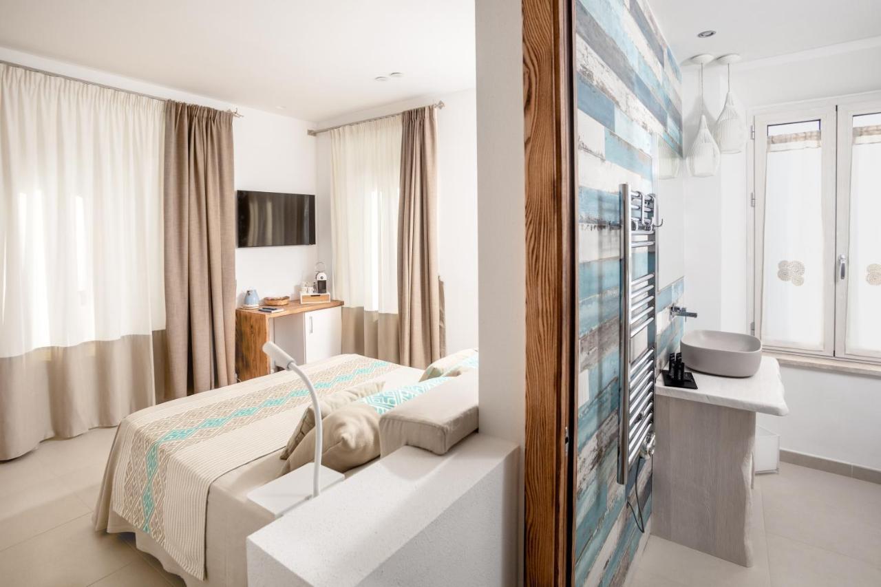 Assaje' Luxury Rooms サンタ・テレーザ・ガッルーラ エクステリア 写真
