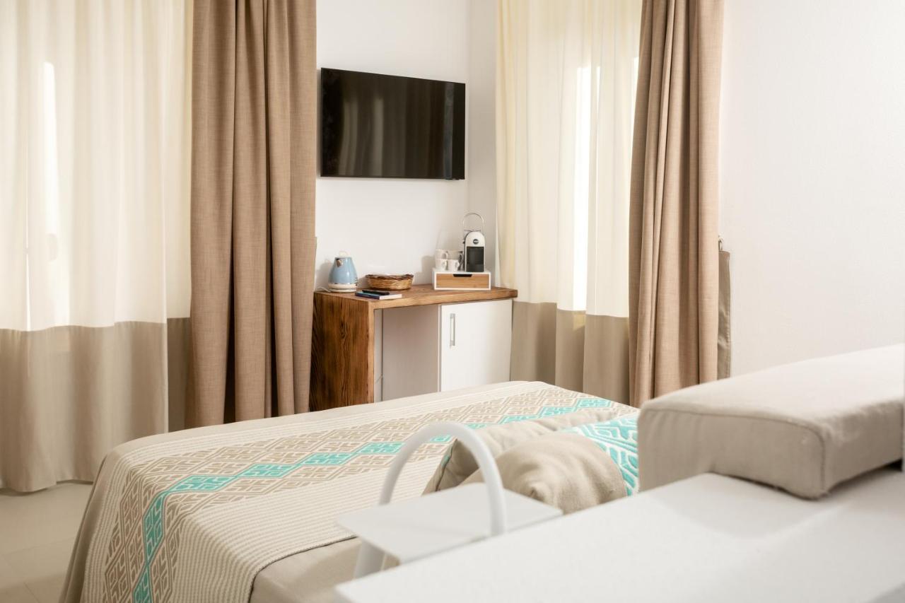 Assaje' Luxury Rooms サンタ・テレーザ・ガッルーラ エクステリア 写真